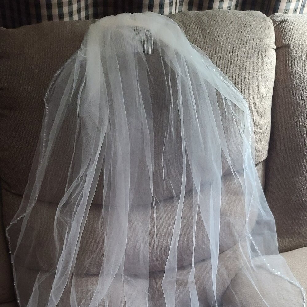 Champagne veil with crystal edge